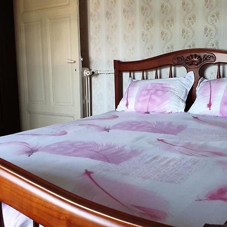 Les Chambres Chez David Riom Luaran gambar